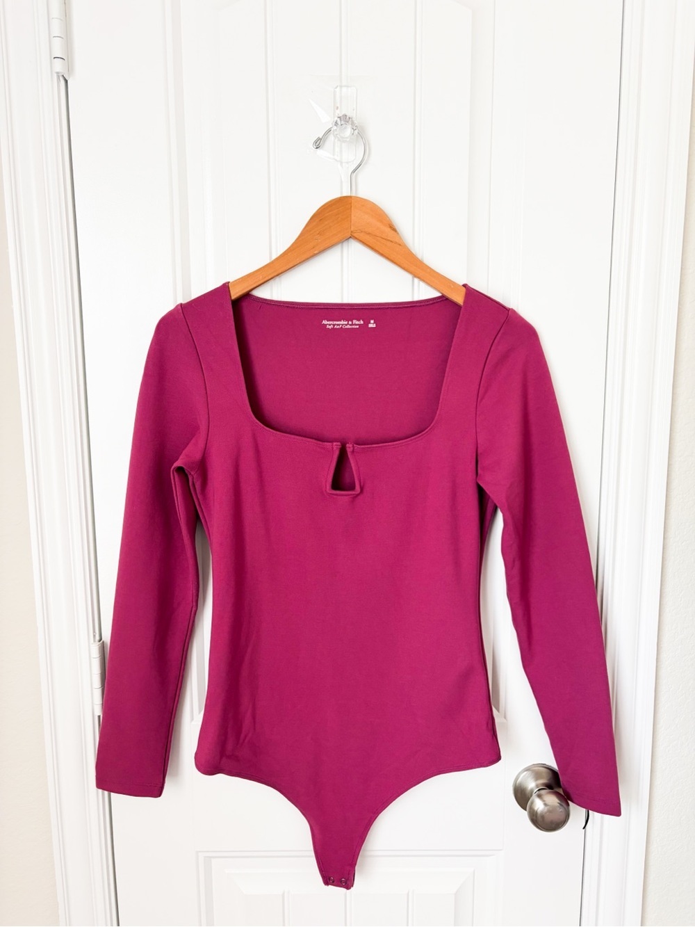 Abercrombie & Fitch Magenta Keyhole Bodysuit Size Medium